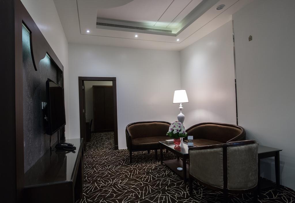 Rest Night Hotel Apartment Riadh Exterior foto A suite at the hotel