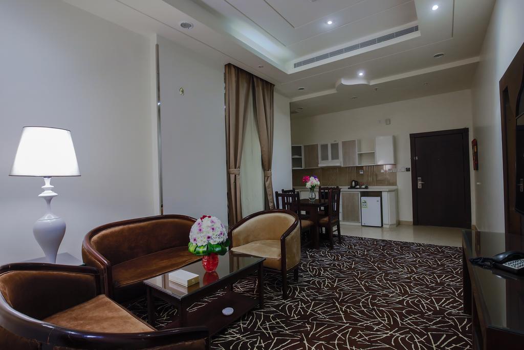 Rest Night Hotel Apartment Riadh Exterior foto A suite at the hotel